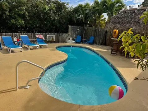 309 E Calzada De Bougainville Marathon FL 33050