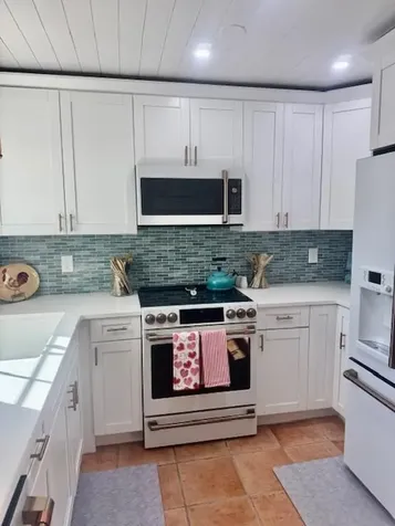 309 E Calzada De Bougainville Marathon FL 33050