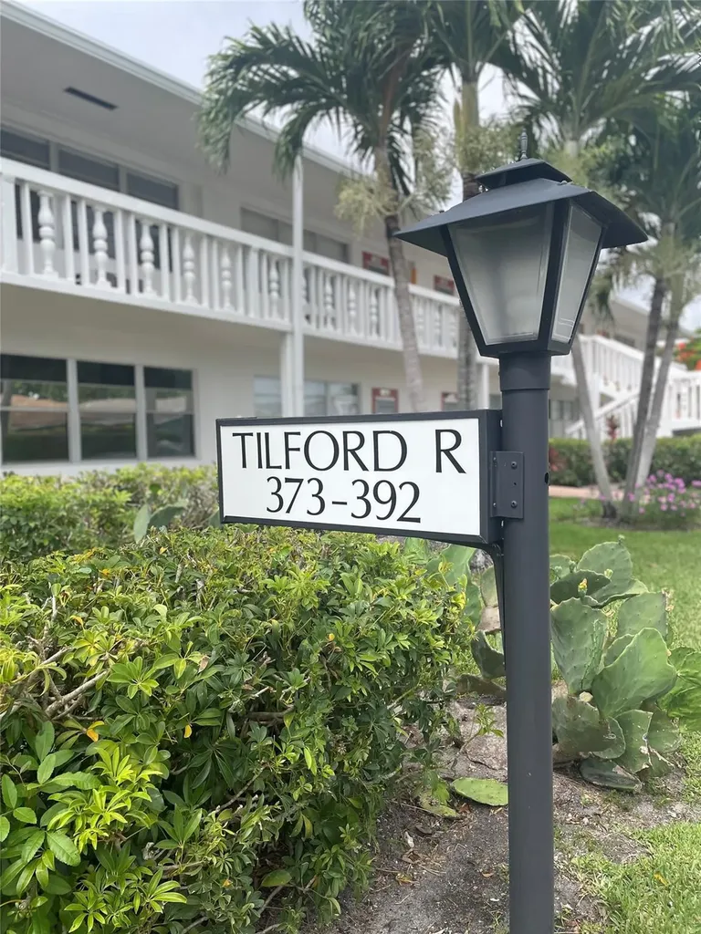 387 Tilford R Deerfield Beach FL 33442