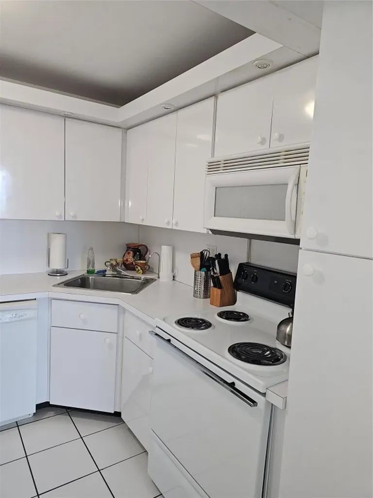 2750 NE 183rd Street Aventura FL 33160