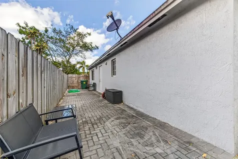 348 NW 40th Court Oakland Park FL 33309