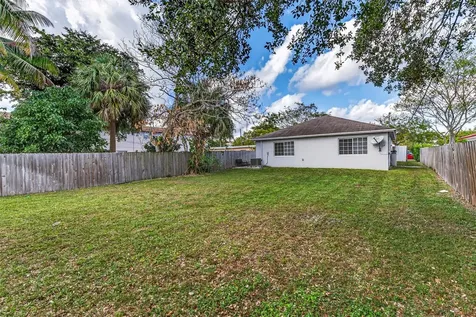 348 NW 40th Court Oakland Park FL 33309