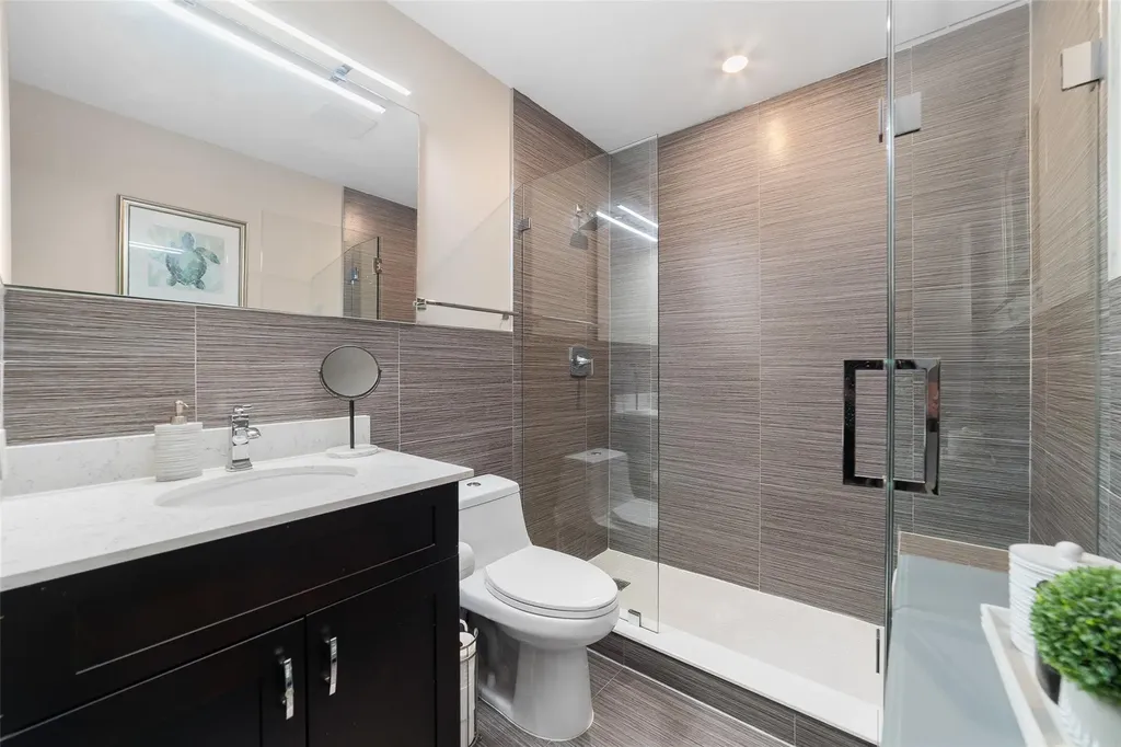 2201 NE 66th Street Fort Lauderdale FL 33308