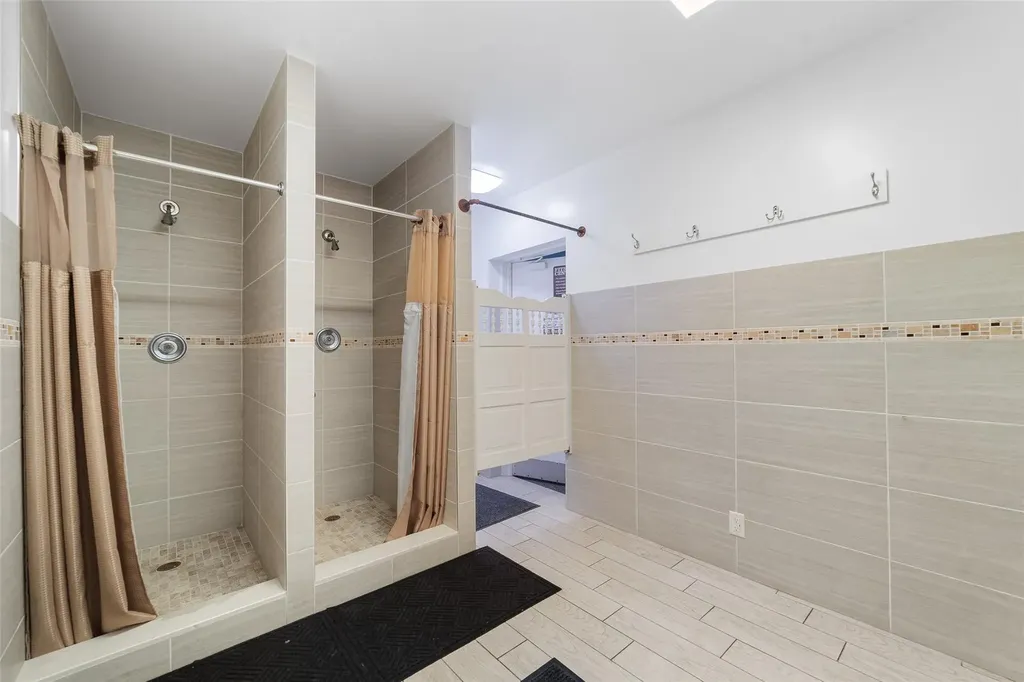 2201 NE 66th Street Fort Lauderdale FL 33308
