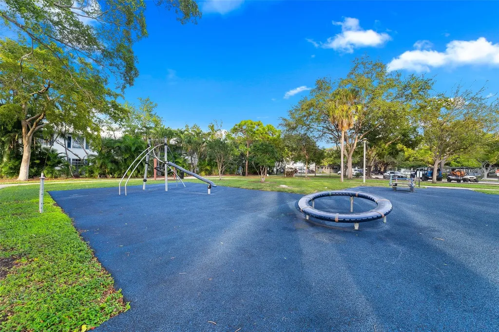 2201 NE 66th Street Fort Lauderdale FL 33308