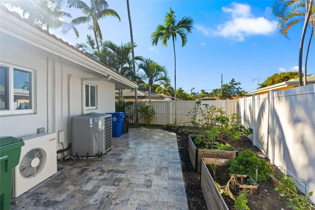 2615 NE 26th Street Fort Lauderdale FL 33305