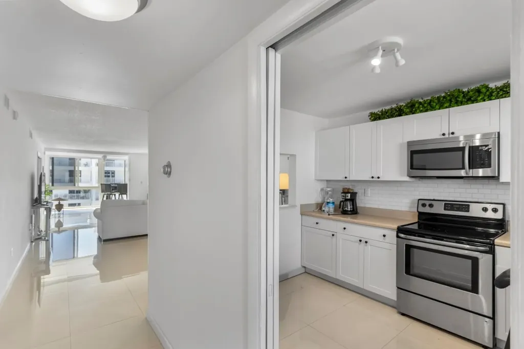 3100 NE 49th Street Fort Lauderdale FL 33308