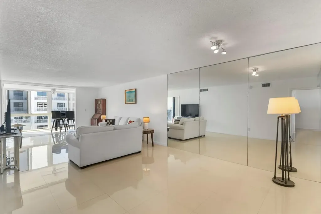 3100 NE 49th Street Fort Lauderdale FL 33308