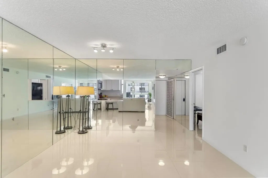 3100 NE 49th Street Fort Lauderdale FL 33308