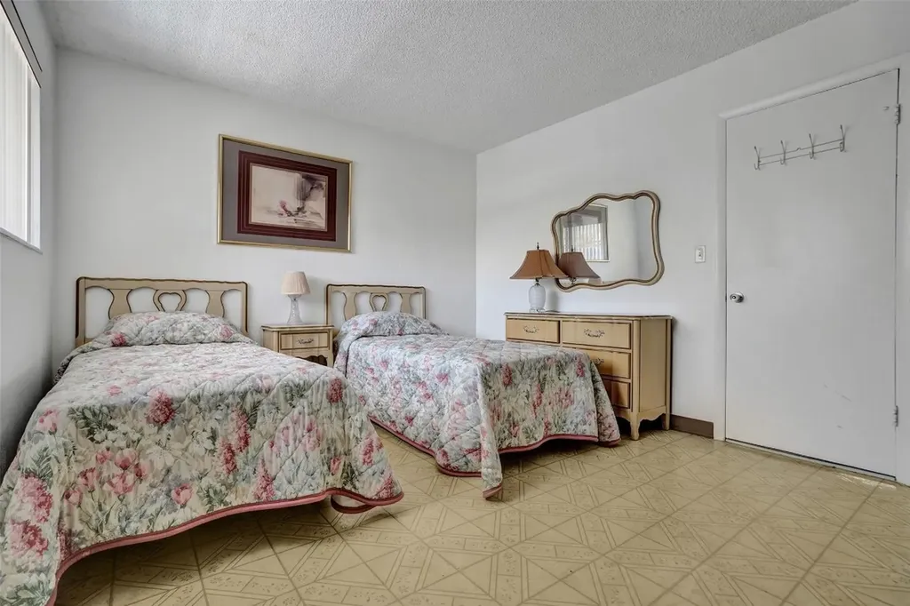 2000 NE 51st Court Fort Lauderdale FL 33308