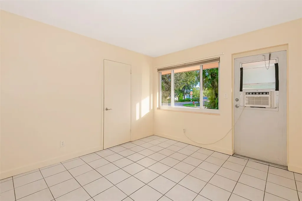 2581 NE 11th Court Pompano Beach FL 33062