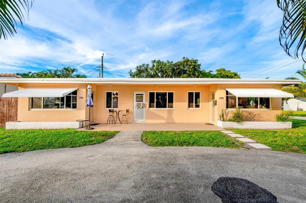 2581 NE 11th Court Pompano Beach FL 33062