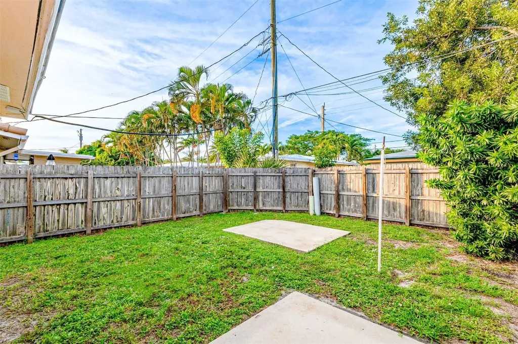 2581 NE 11th Court Pompano Beach FL 33062