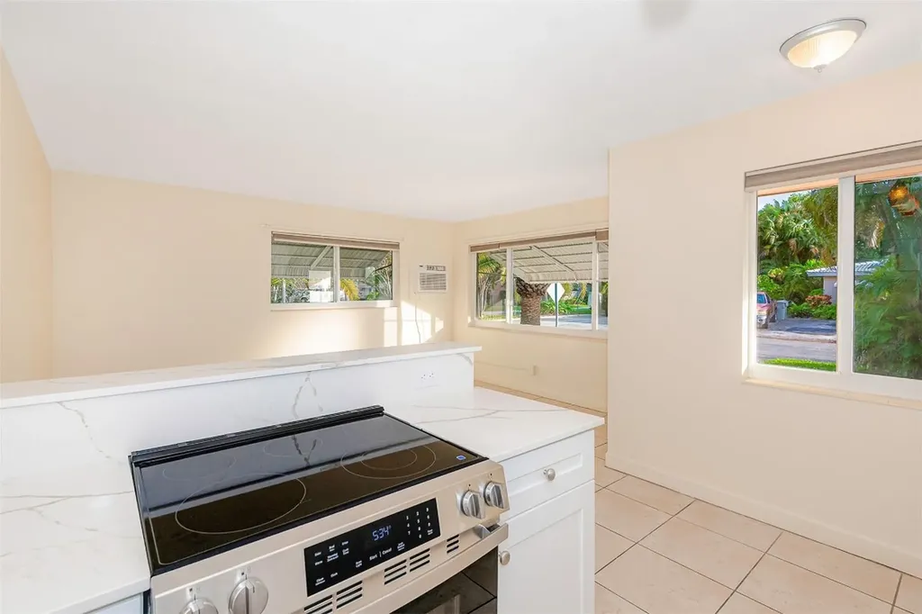 2581 NE 11th Court Pompano Beach FL 33062