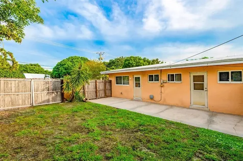 2581 NE 11th Court Pompano Beach FL 33062