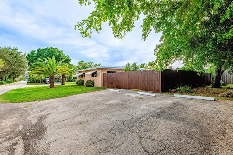 2581 NE 11th Court Pompano Beach FL 33062