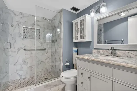 9410 N Hollybrook Lake Drive Pembroke Pines FL 33025