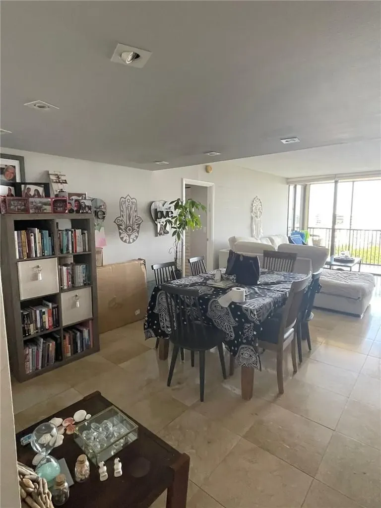 20301 W Country Club Drive Aventura FL 33180