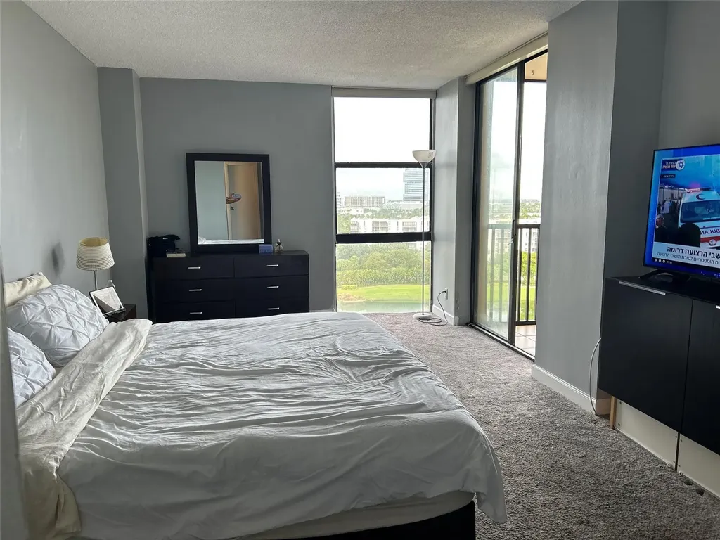 20301 W Country Club Drive Aventura FL 33180