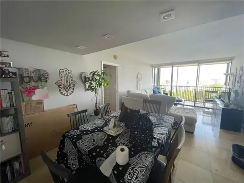 20301 W Country Club Drive Aventura FL 33180