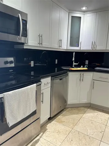 20301 W Country Club Drive Aventura FL 33180