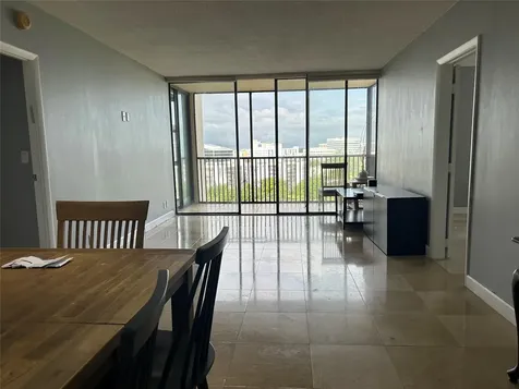 20301 W Country Club Drive Aventura FL 33180