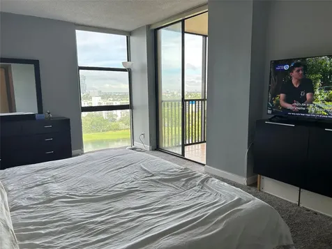 20301 W Country Club Drive Aventura FL 33180