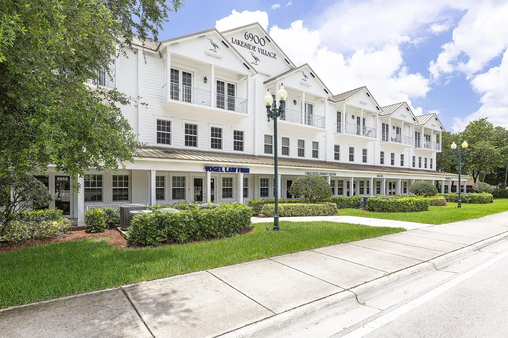 6848 Griffin Road Davie FL 33314