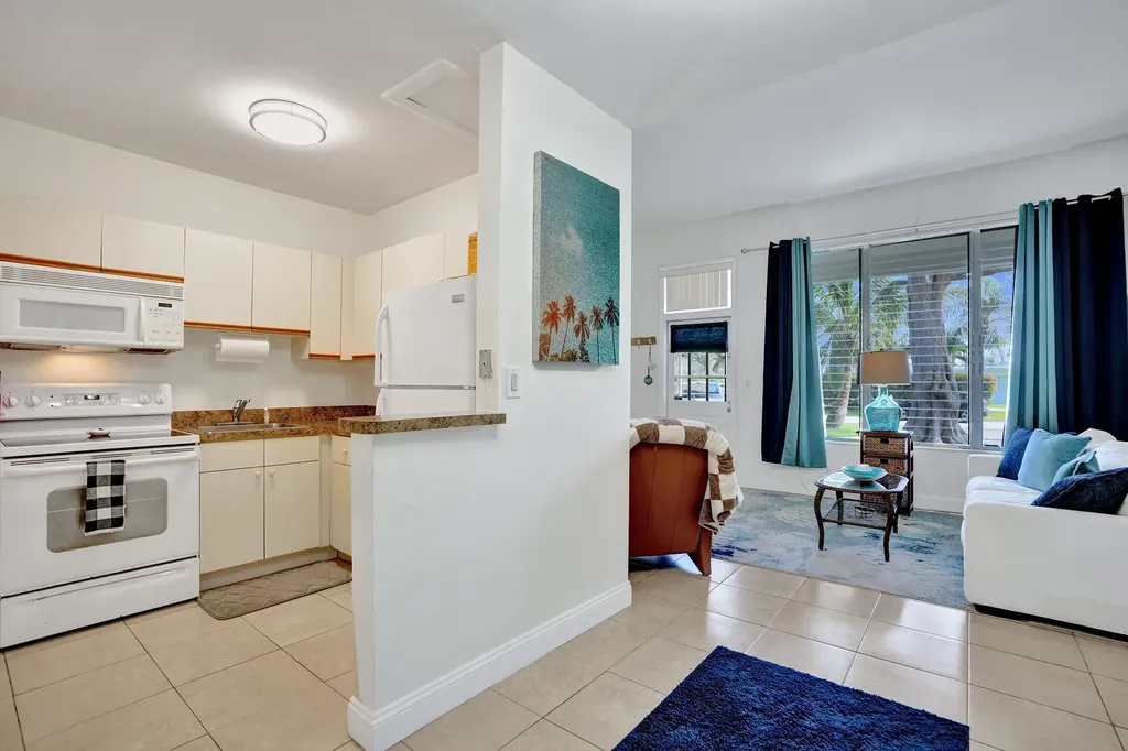 2461 NE 20th Avenue Lighthouse Point FL 33064