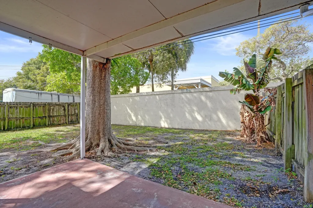 2461 NE 20th Avenue Lighthouse Point FL 33064