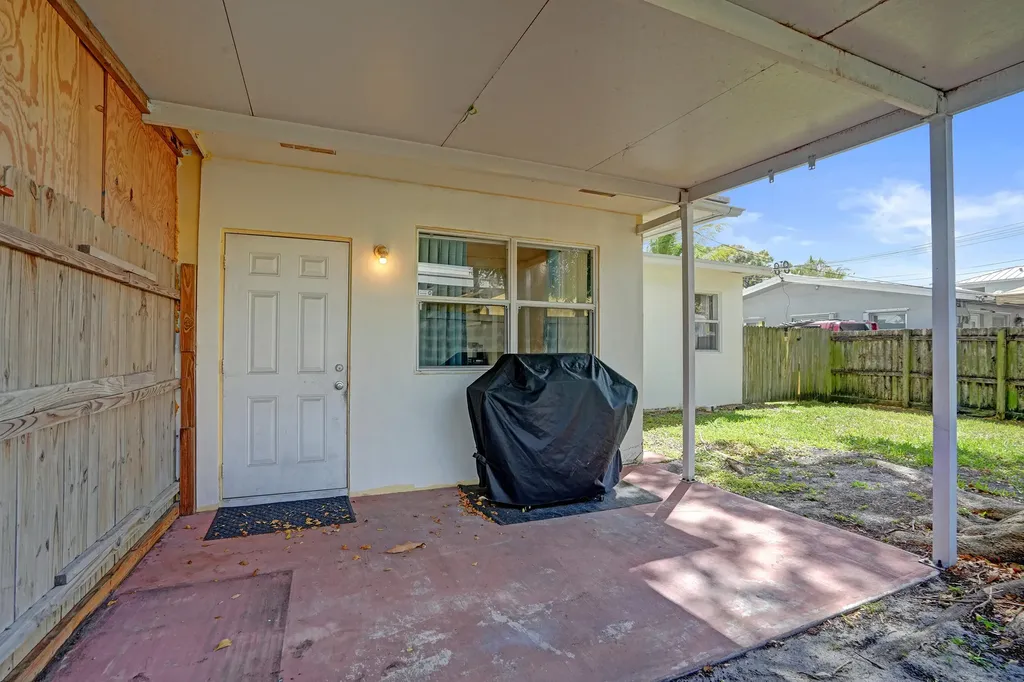 2461 NE 20th Avenue Lighthouse Point FL 33064