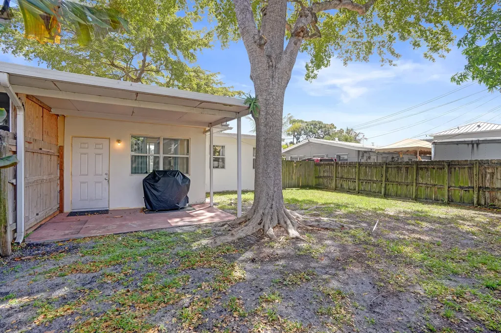 2461 NE 20th Avenue Lighthouse Point FL 33064