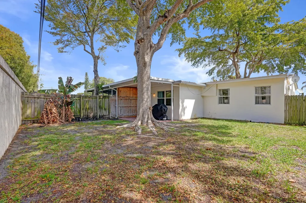 2461 NE 20th Avenue Lighthouse Point FL 33064