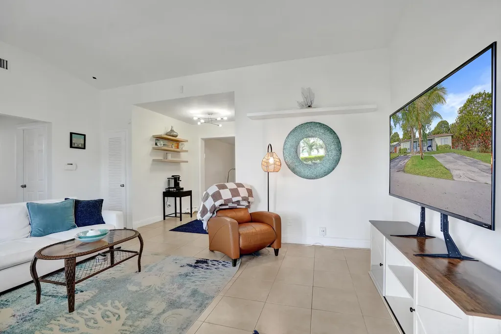2461 NE 20th Avenue Lighthouse Point FL 33064