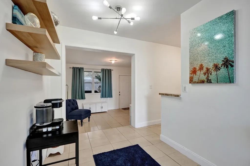 2461 NE 20th Avenue Lighthouse Point FL 33064