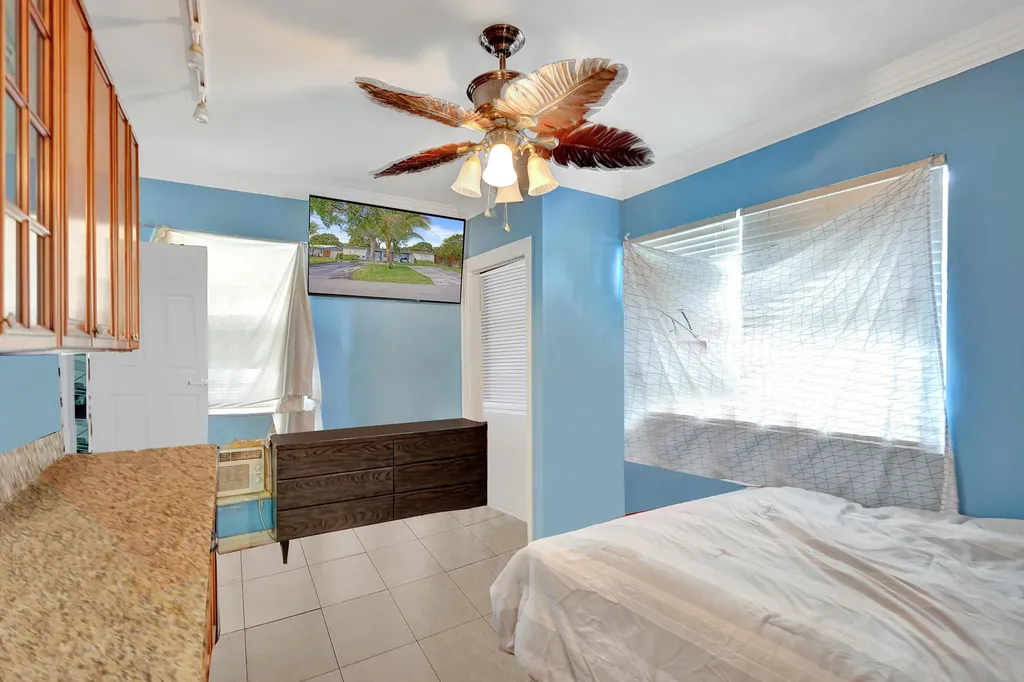2461 NE 20th Avenue Lighthouse Point FL 33064