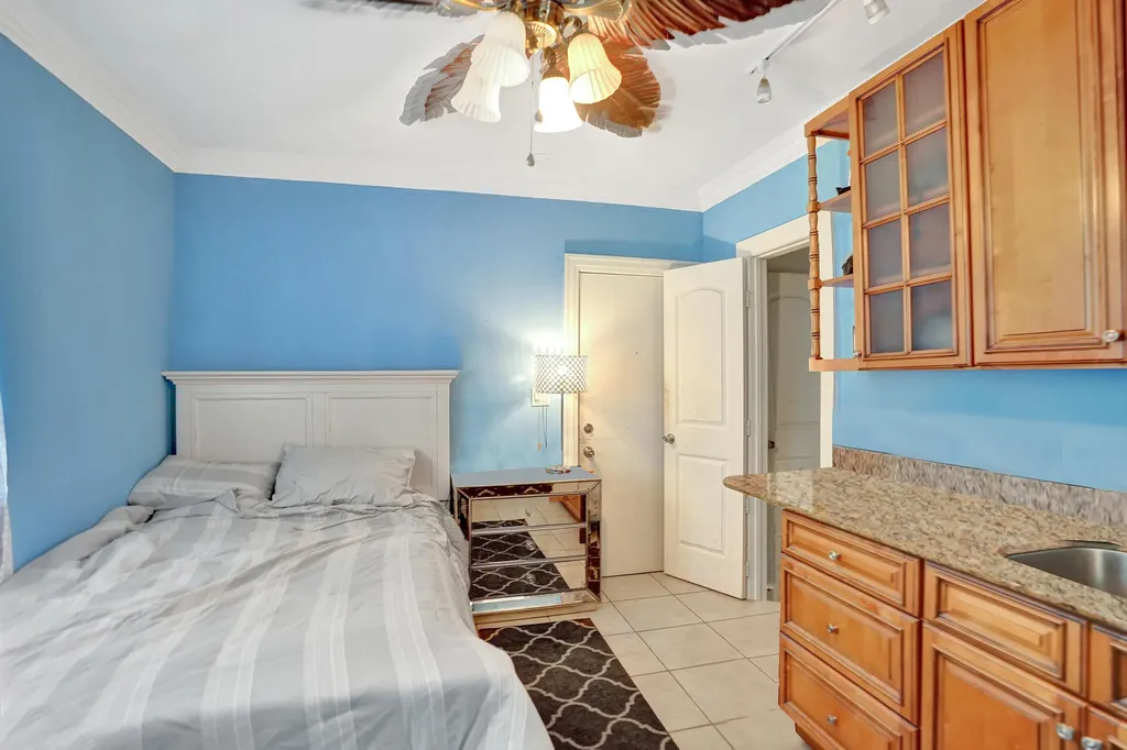 2461 NE 20th Avenue Lighthouse Point FL 33064
