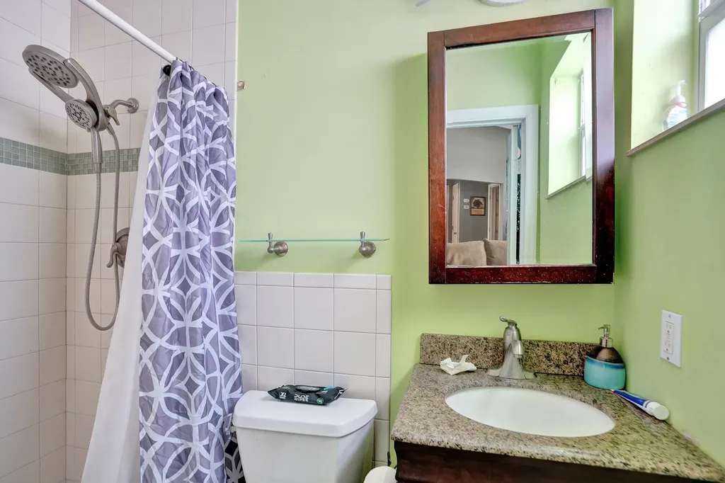2461 NE 20th Avenue Lighthouse Point FL 33064