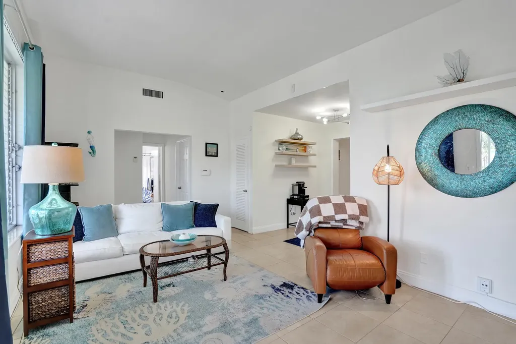 2461 NE 20th Avenue Lighthouse Point FL 33064