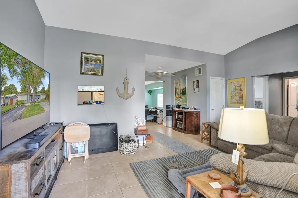 2461 NE 20th Avenue Lighthouse Point FL 33064
