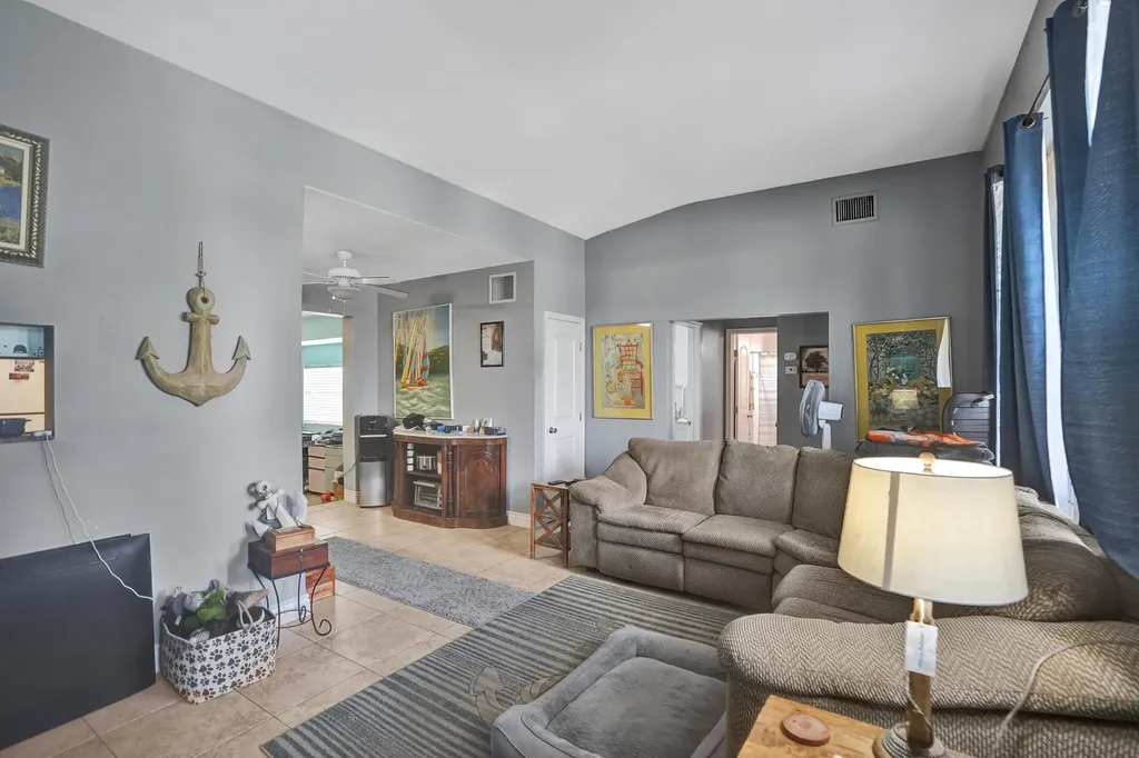 2461 NE 20th Avenue Lighthouse Point FL 33064