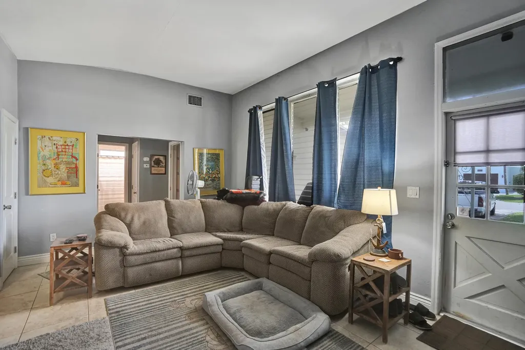 2461 NE 20th Avenue Lighthouse Point FL 33064