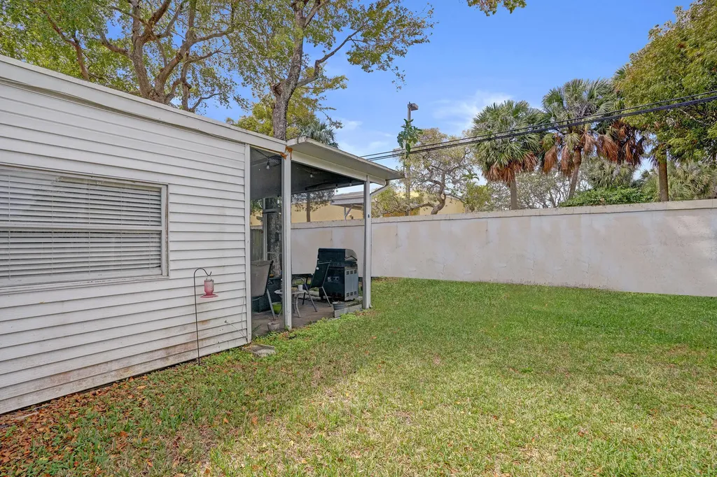 2461 NE 20th Avenue Lighthouse Point FL 33064