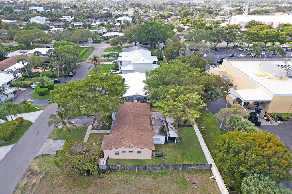 2461 NE 20th Avenue Lighthouse Point FL 33064