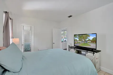 2461 NE 20th Avenue Lighthouse Point FL 33064