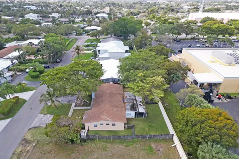 2461 NE 20th Avenue Lighthouse Point FL 33064