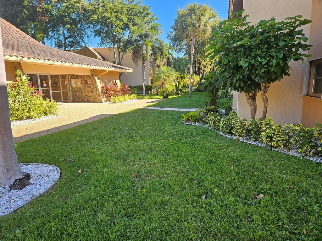 959 SE 2nd Avenue Deerfield Beach FL 33441