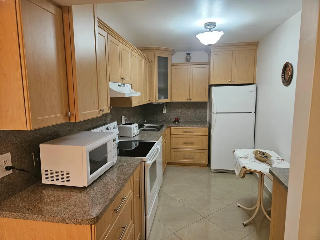 959 SE 2nd Avenue Deerfield Beach FL 33441