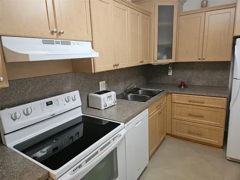 959 SE 2nd Avenue Deerfield Beach FL 33441