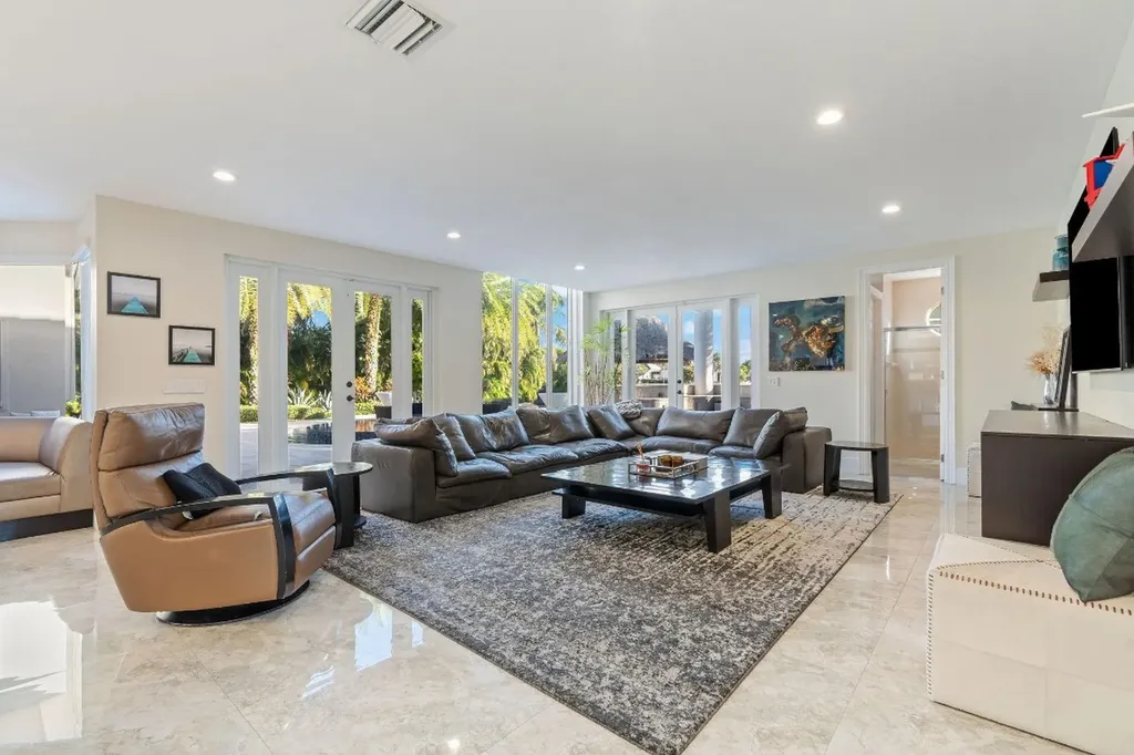 11382 Redberry Drive Davie FL 33330